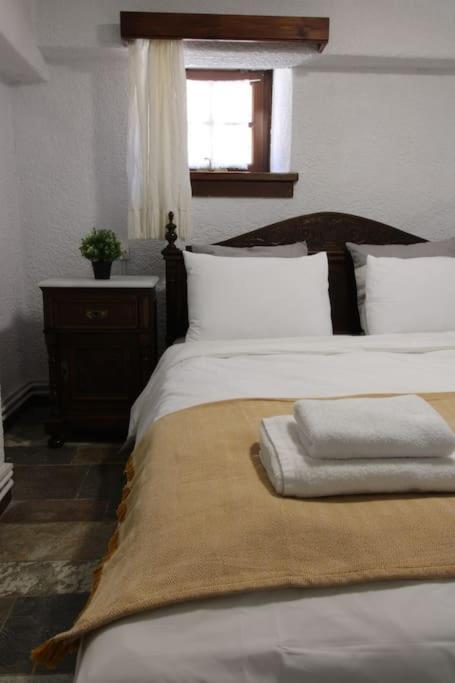 Raise Traditional Getaway Apartment Polydrossos