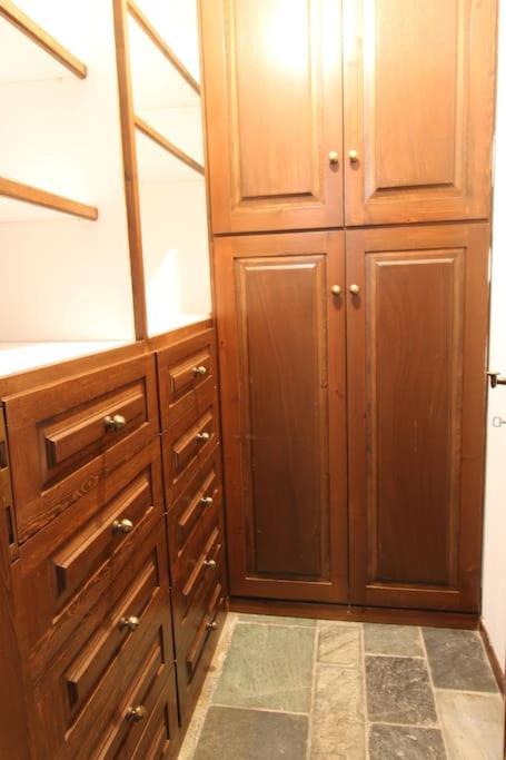 Raise Traditional Getaway Apartment