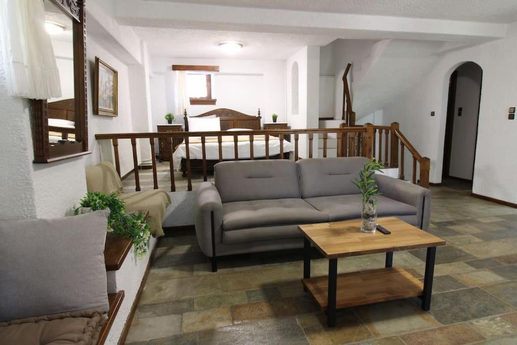 Apartment Raise Traditional Getaway Polydrossos
