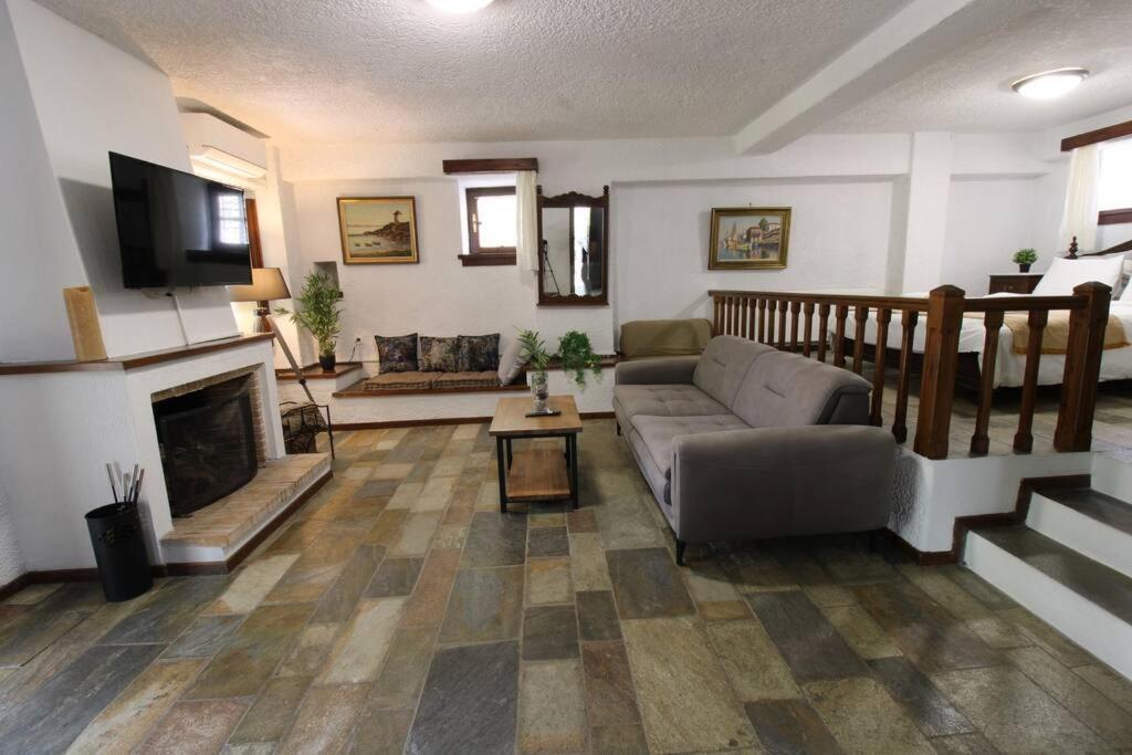 Raise Traditional Getaway Apartment *