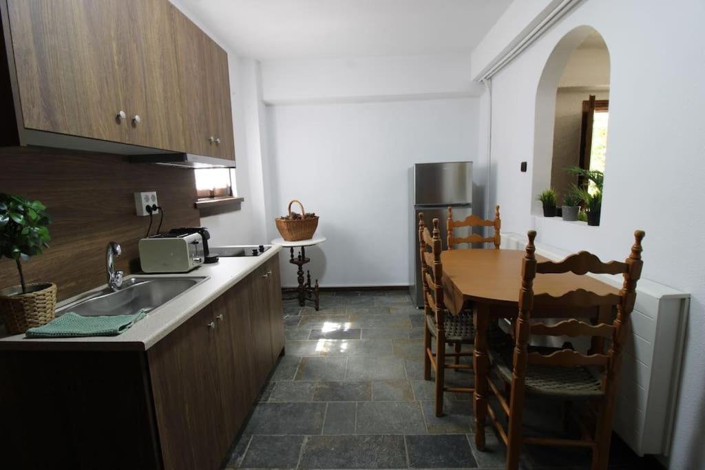 Apartment Raise Traditional Getaway Polydrossos