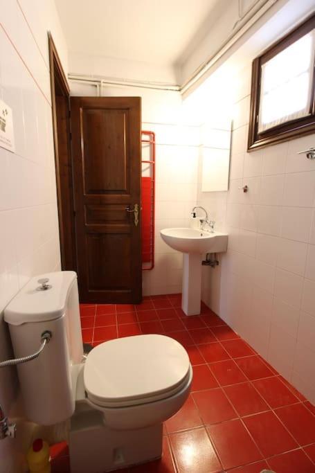 Raise Traditional Getaway Apartment